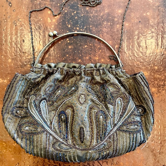 Vintage Top Handle Bag Gold Lame Beaded Kiss Lock Handle Includes Chain Strap. - Picture 6 of 10